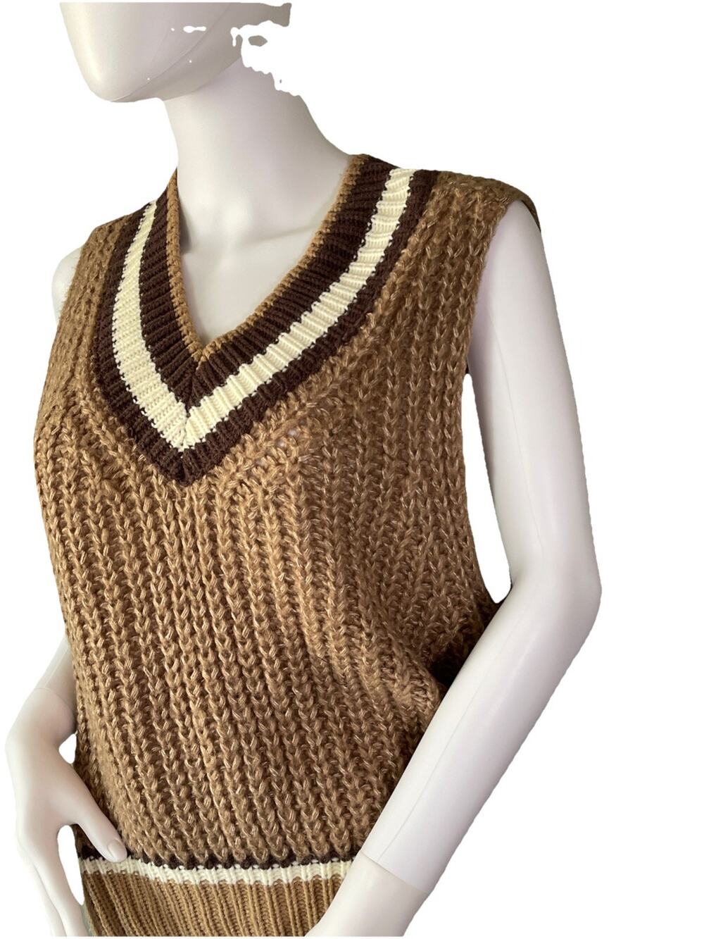 West of Melrose Brown Chunky Knit V-Neck Sweater Vest Side Slit Ribbed Hem Sz M
